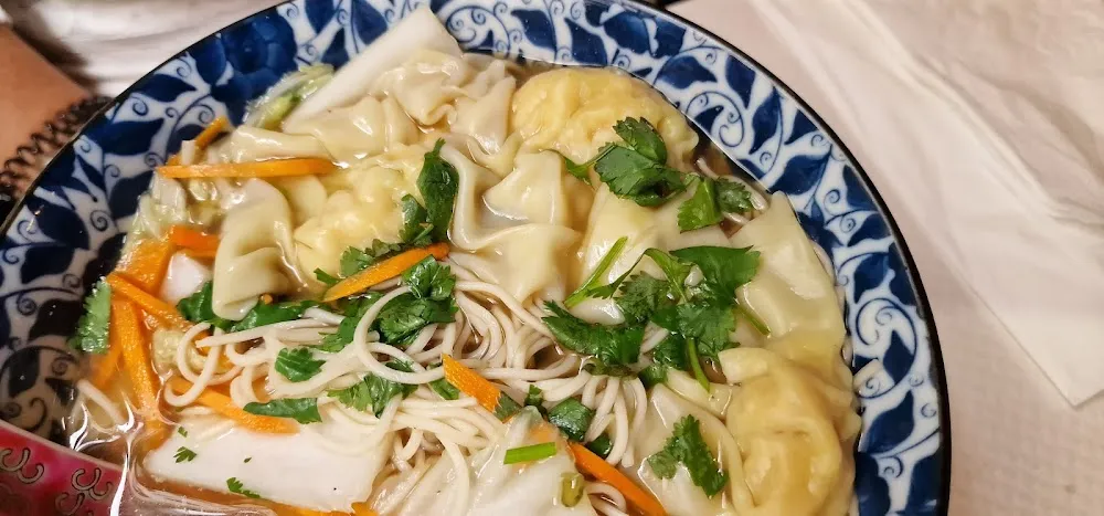 Soupe Raviolis Et Nouilles